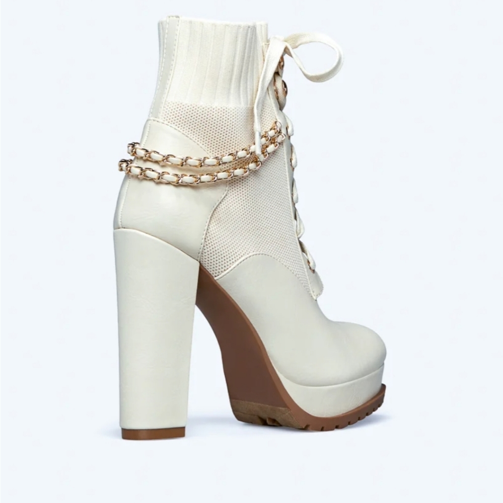 🌟 NEW 🌟 Booties - Picture 4 of 6